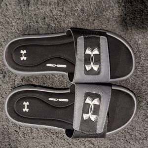 Mens under armour slides sz 8 worn once